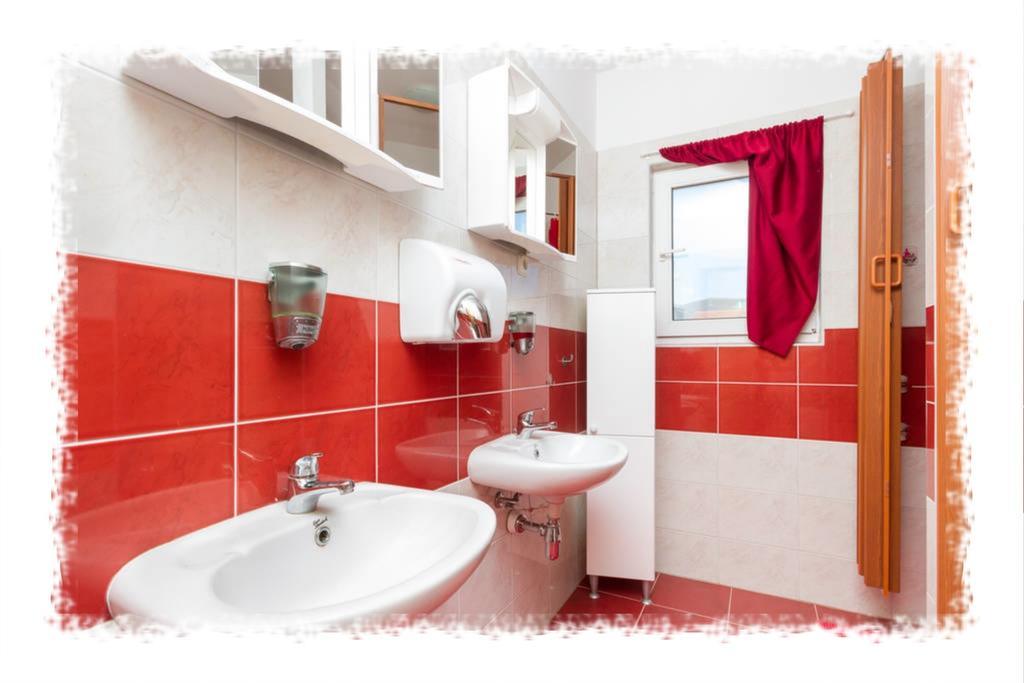 Hostel Oktarin Kaštela Exteriör bild